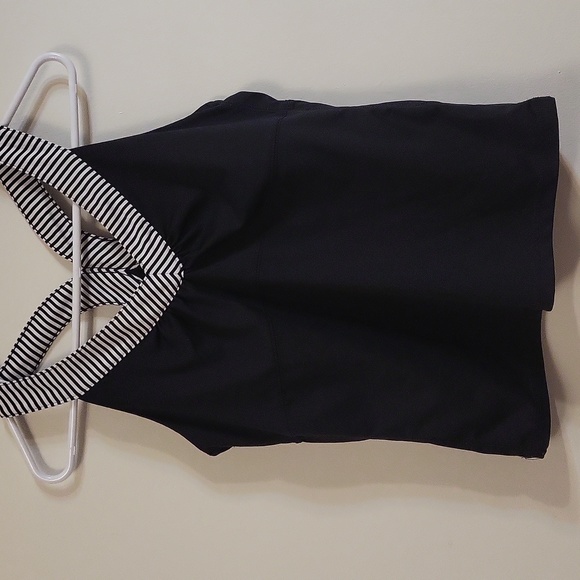 New York & Company Tops - NEW York & Company athletic top M